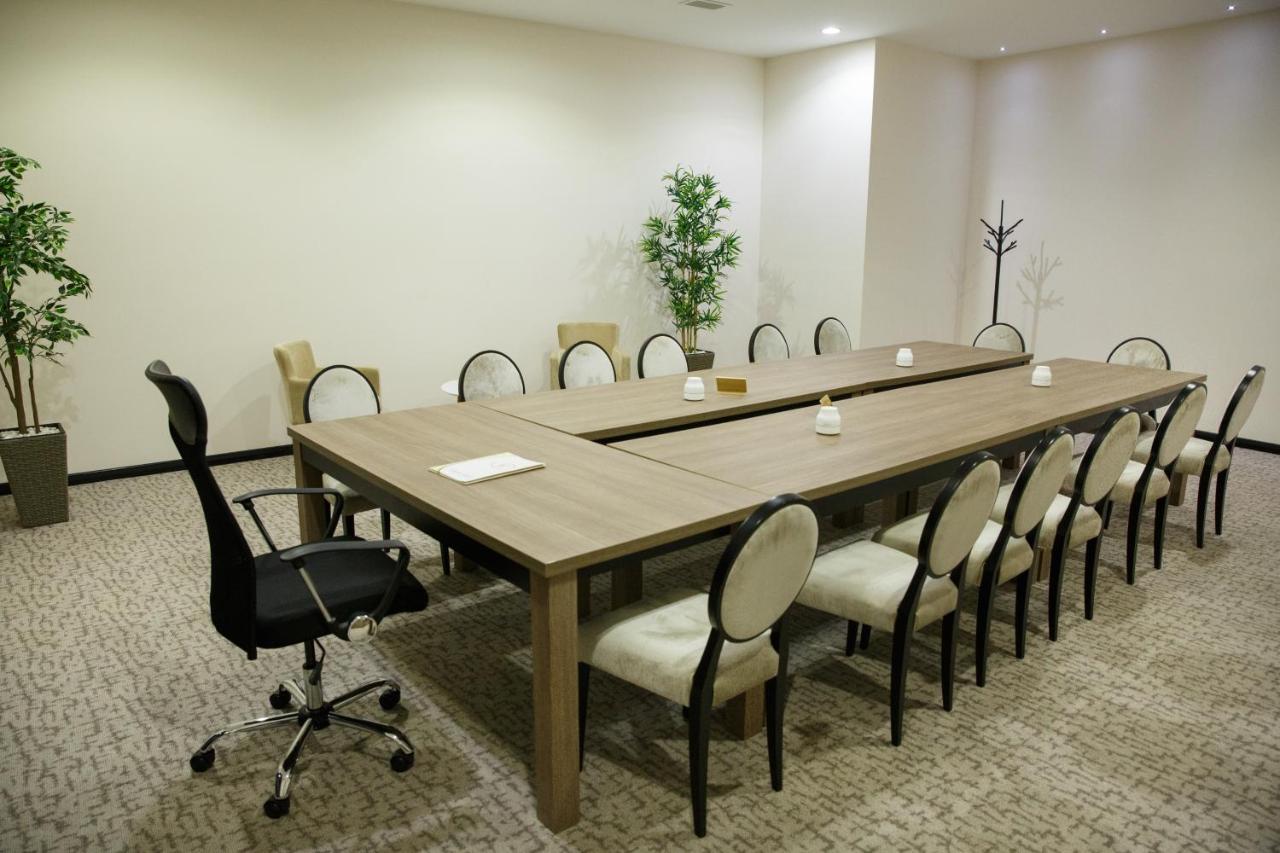 Hotel Crystal Light Nis Ngoại thất bức ảnh