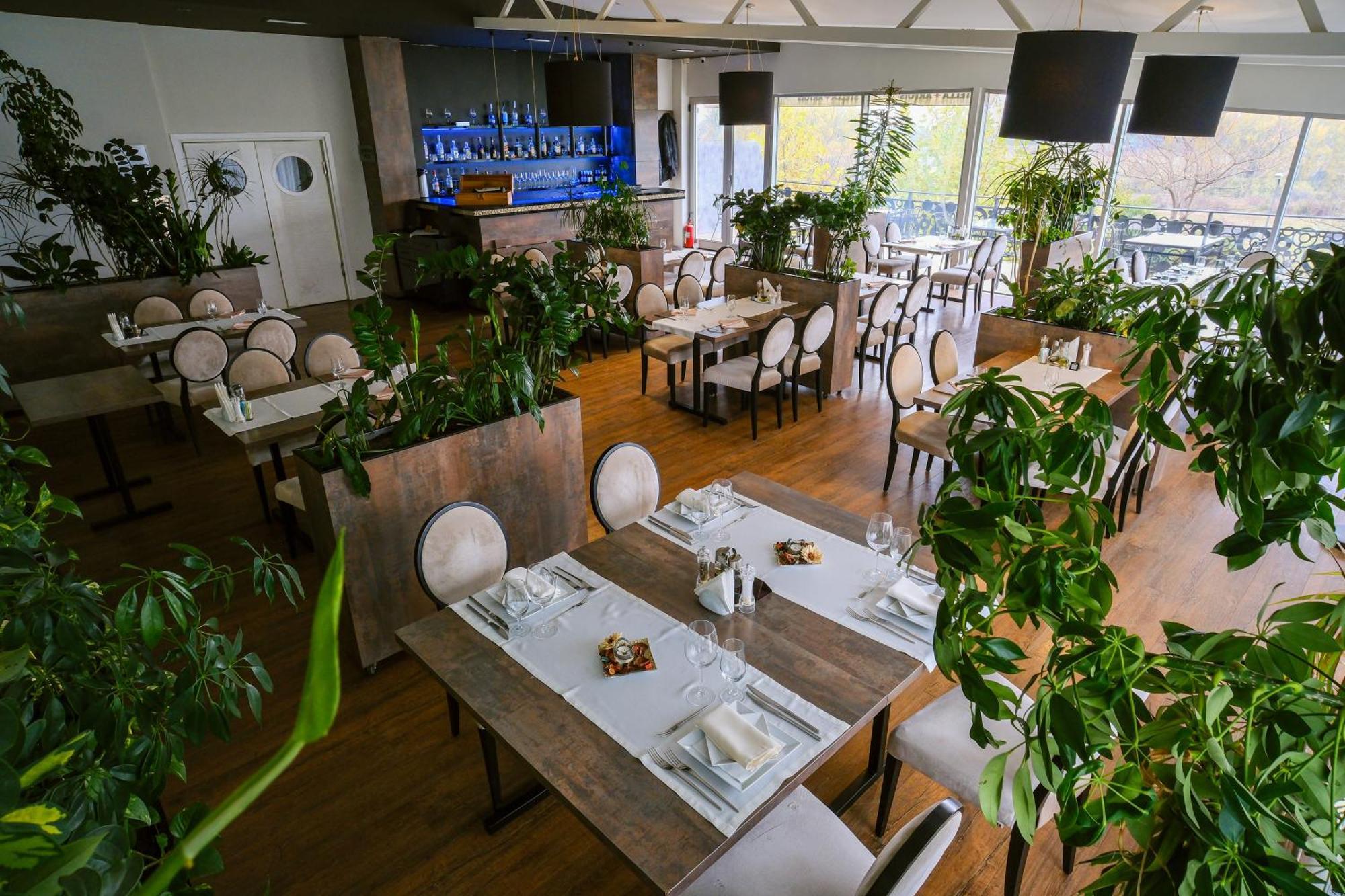 Hotel Crystal Light Nis Ngoại thất bức ảnh