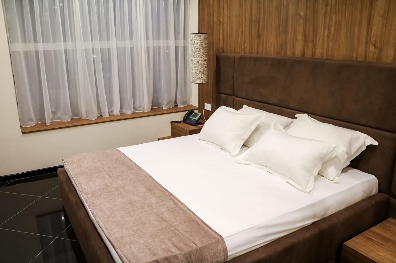Hotel Crystal Light Nis Ngoại thất bức ảnh