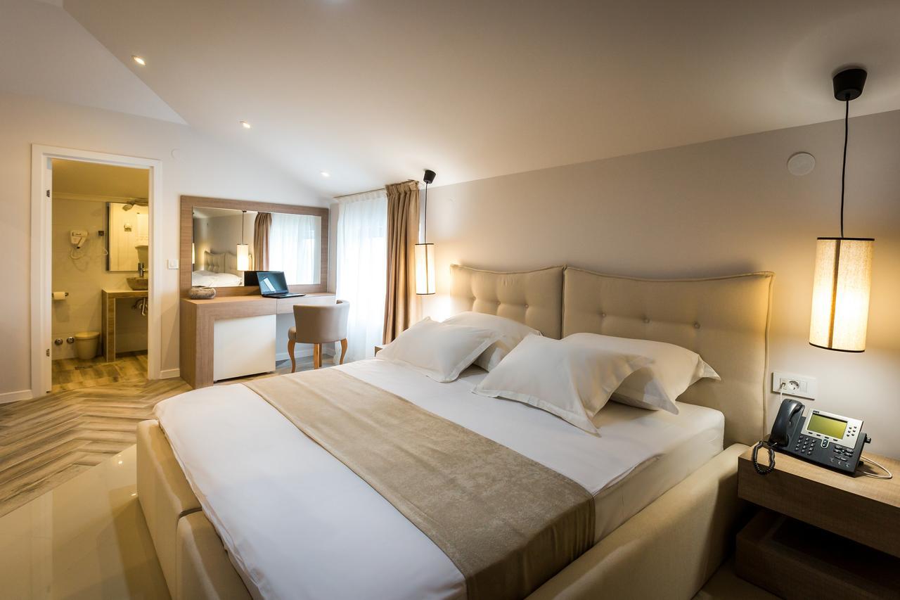 Hotel Crystal Light Nis Ngoại thất bức ảnh