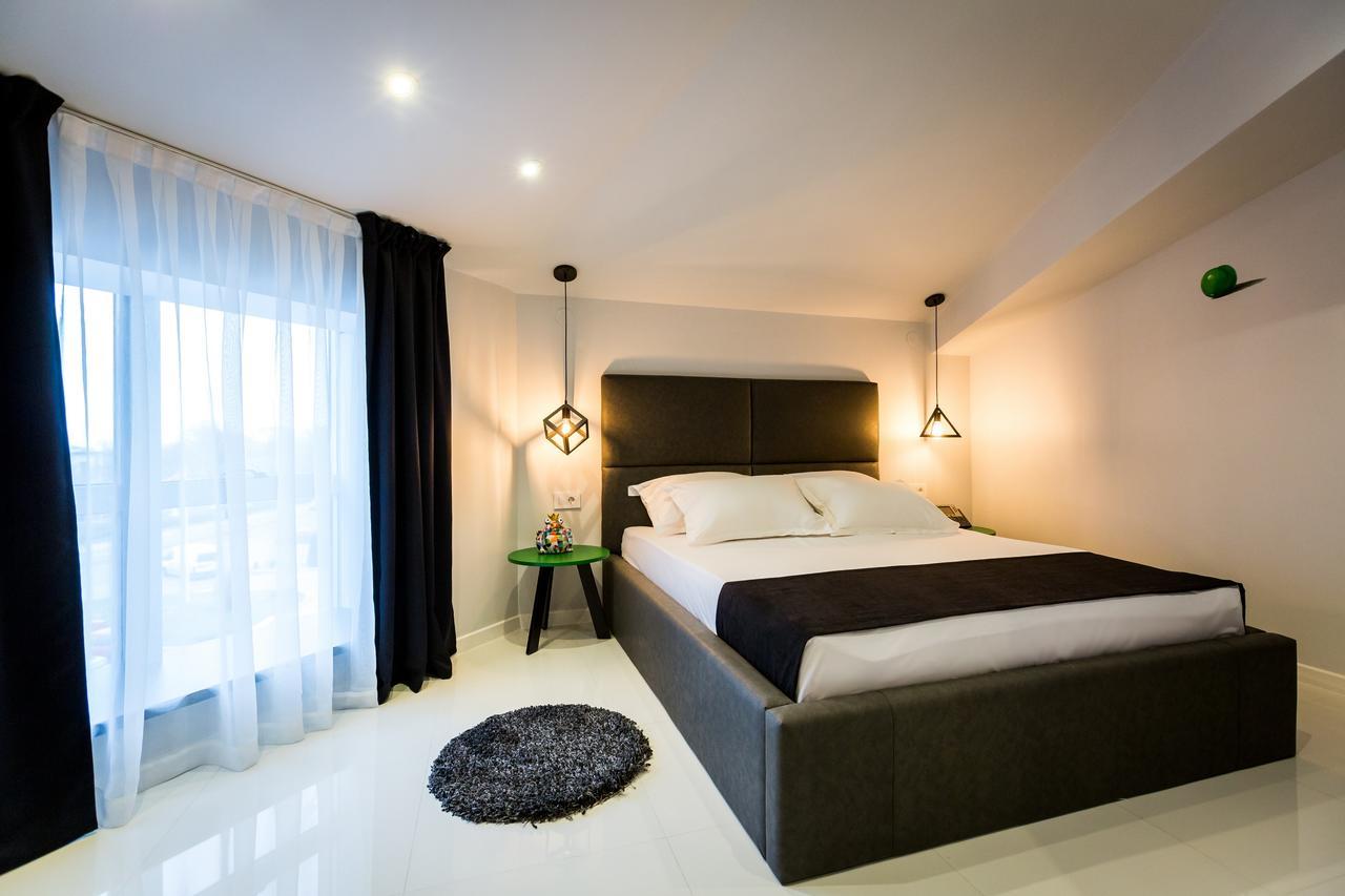 Hotel Crystal Light Nis Ngoại thất bức ảnh