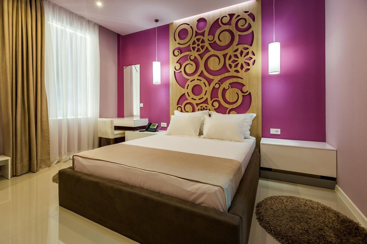 Hotel Crystal Light Nis Ngoại thất bức ảnh