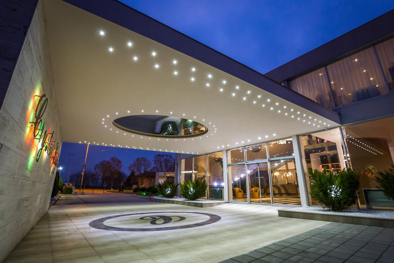 Hotel Crystal Light Nis Ngoại thất bức ảnh