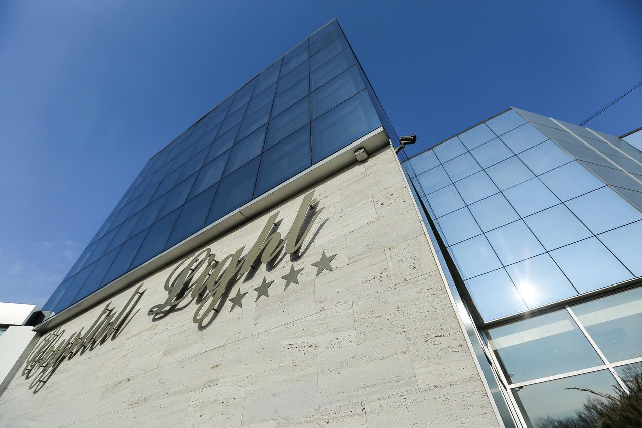 Hotel Crystal Light Nis Ngoại thất bức ảnh