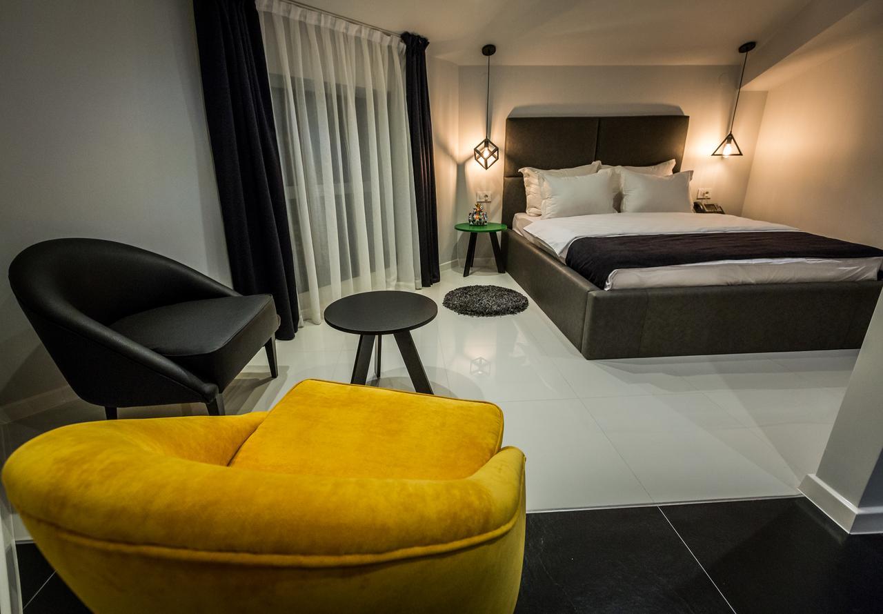 Hotel Crystal Light Nis Ngoại thất bức ảnh