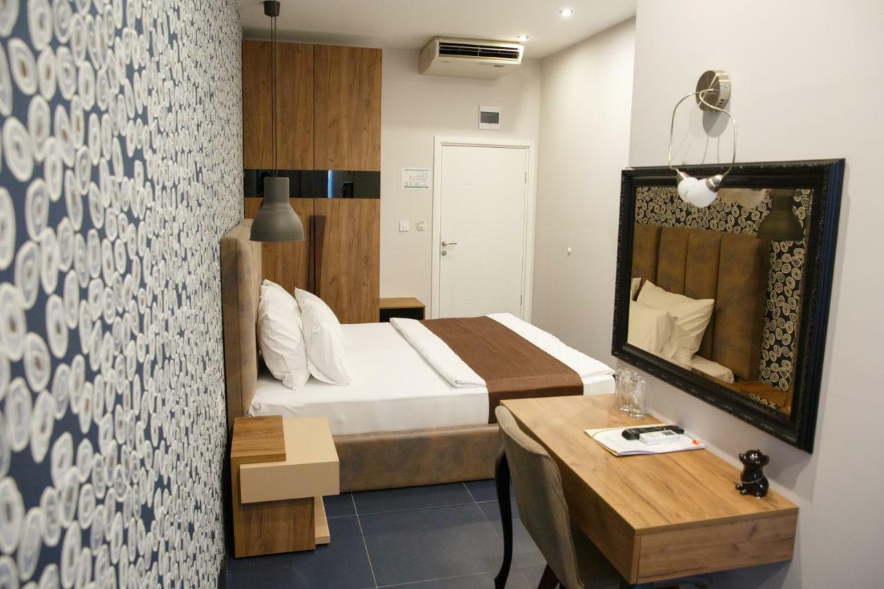 Hotel Crystal Light Nis Ngoại thất bức ảnh