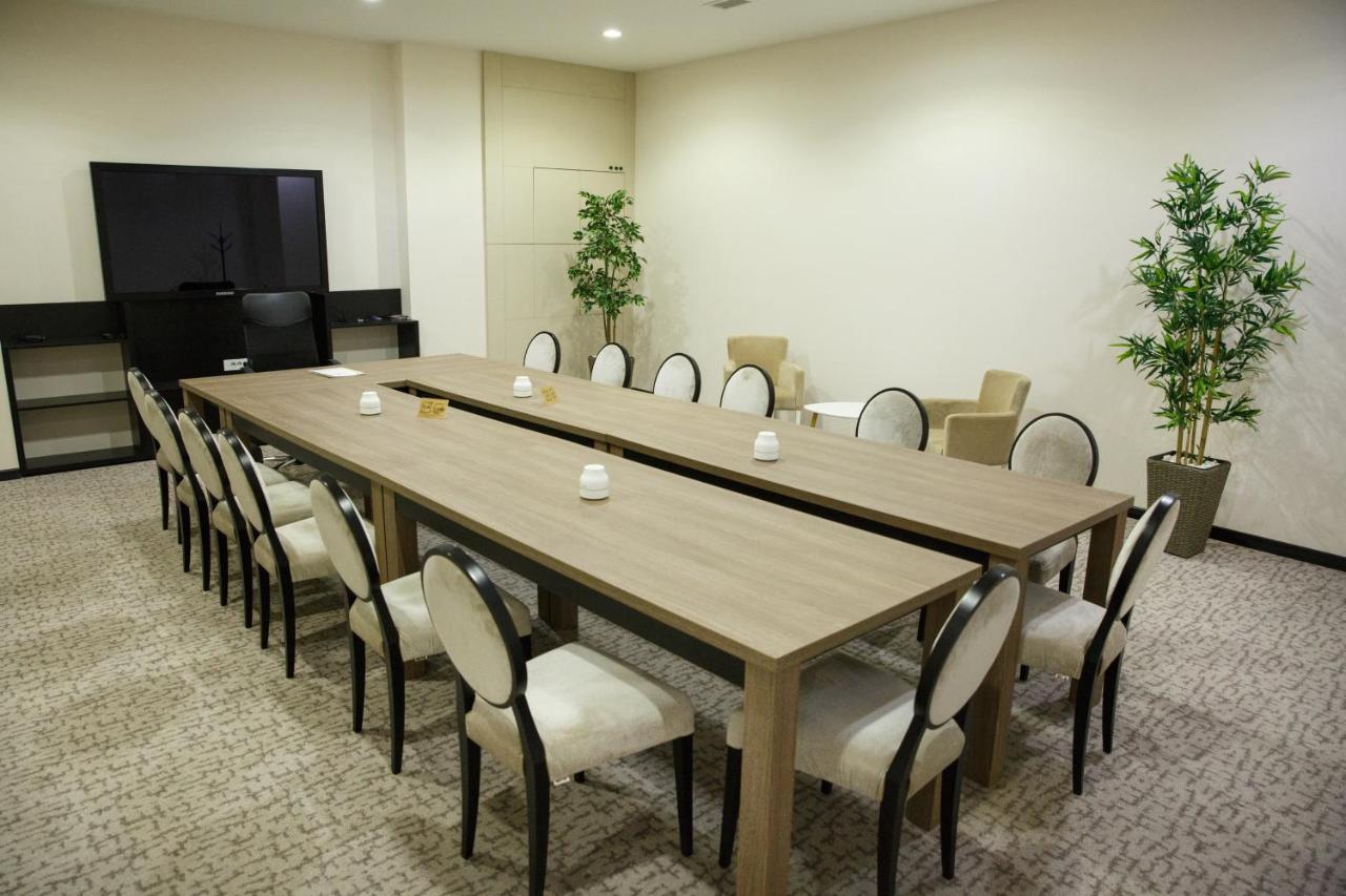 Hotel Crystal Light Nis Ngoại thất bức ảnh